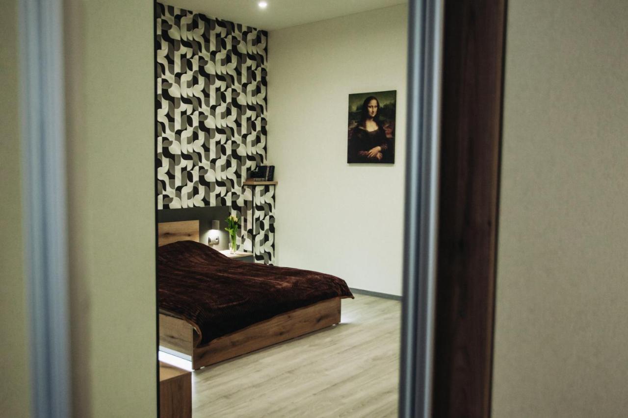 Loft De Luxe Apartments Vinnytsja Buitenkant foto